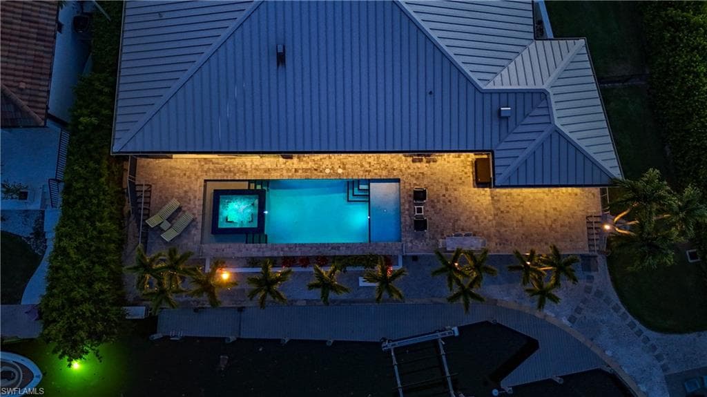 1807 Snook Dr, Naples, FL 34102-28