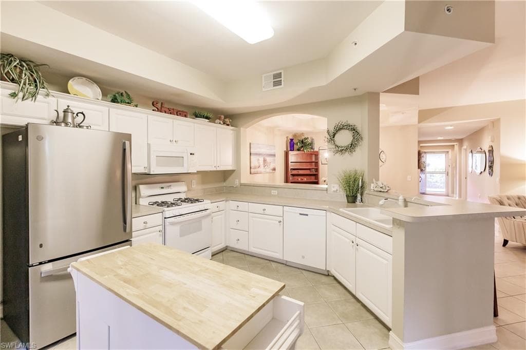 1878 Tarpon Bay Dr S 102, Naples, FL 34119-16