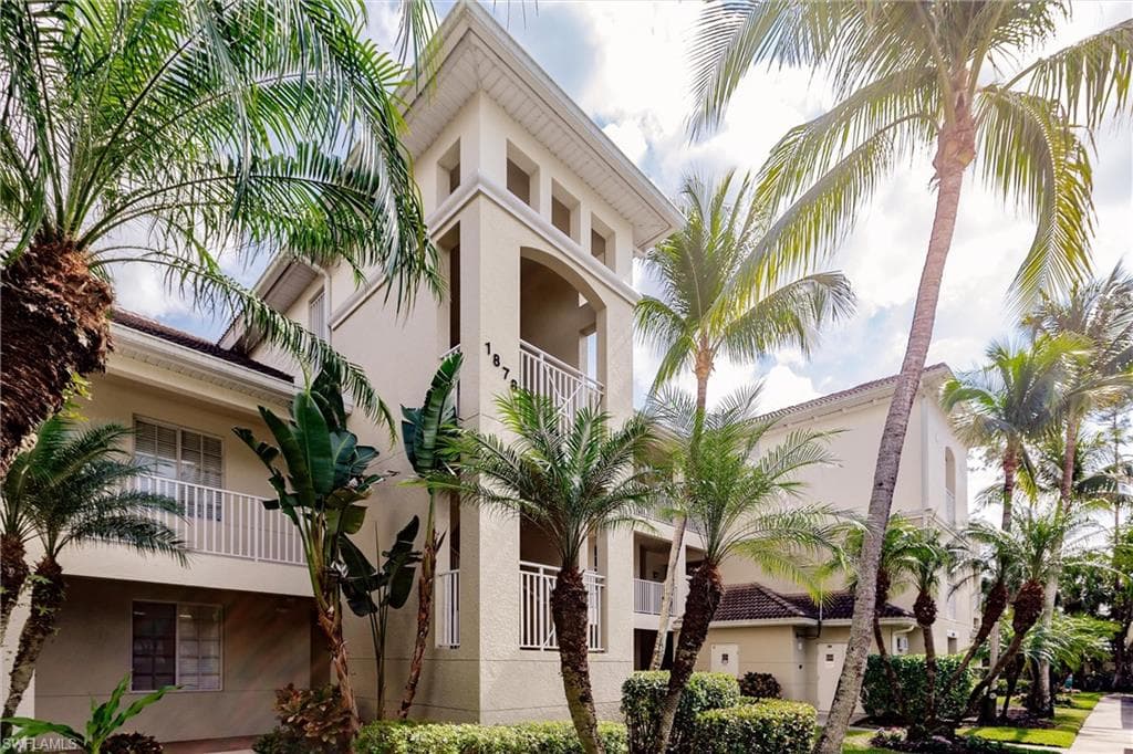1878 Tarpon Bay Dr S 102, Naples, FL 34119-2