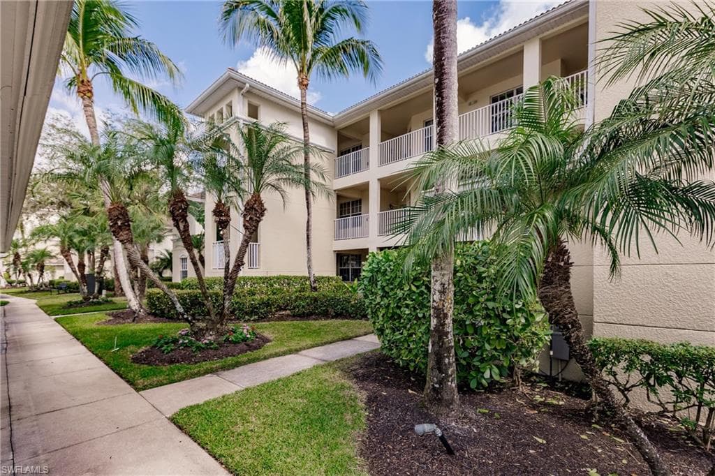 1878 Tarpon Bay Dr S 102, Naples, FL 34119-3