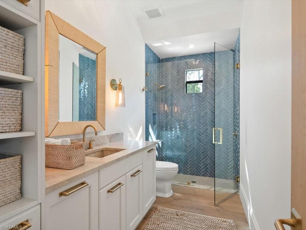 186 North St, Naples, FL 34108-40