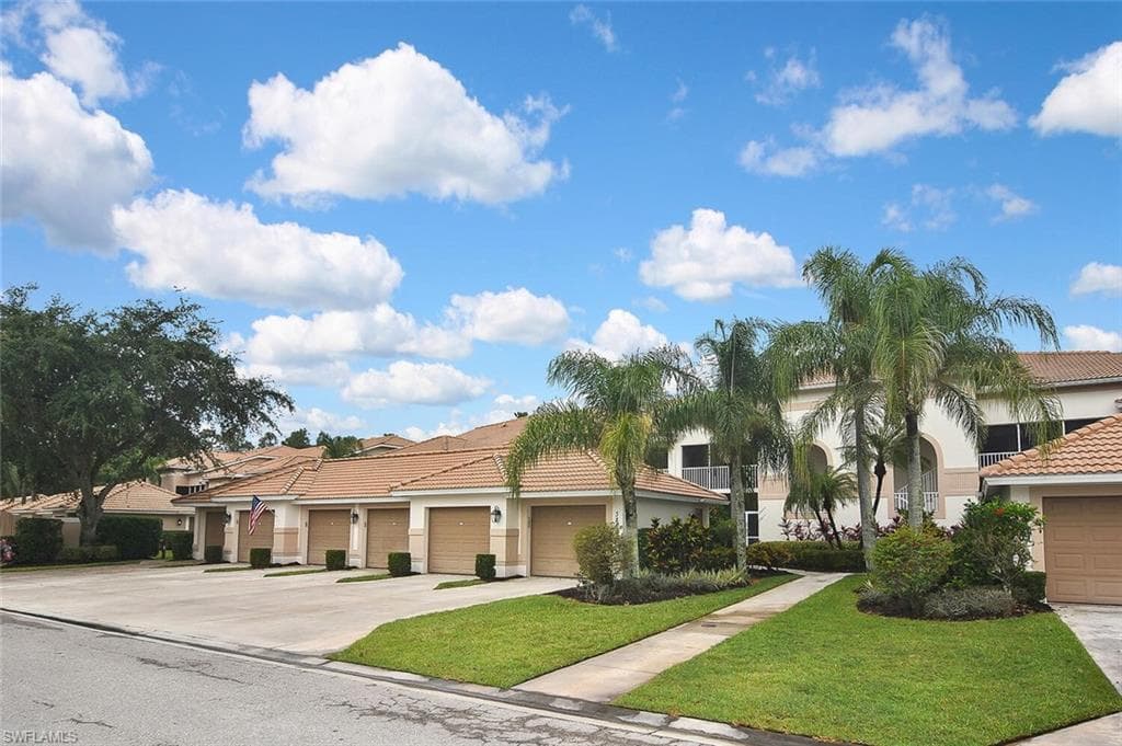 3880 Sawgrass Way 2423, Naples, FL 34112-4
