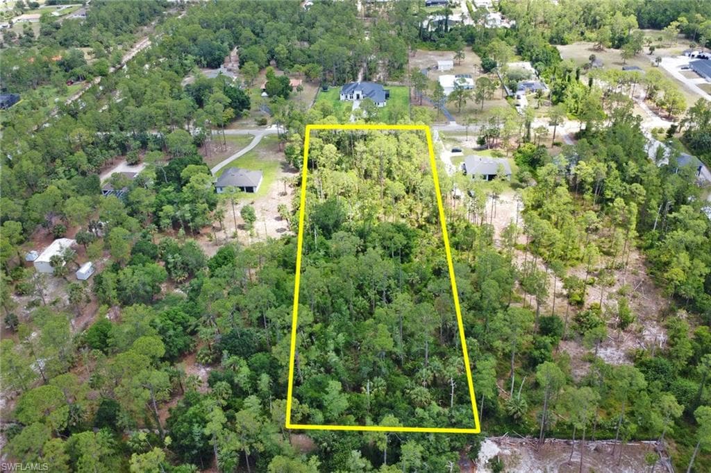 1390 22nd Ave NE, Naples, FL 34120-5