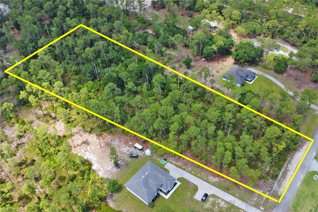 1390 22nd Ave NE, Naples, FL 34120-7