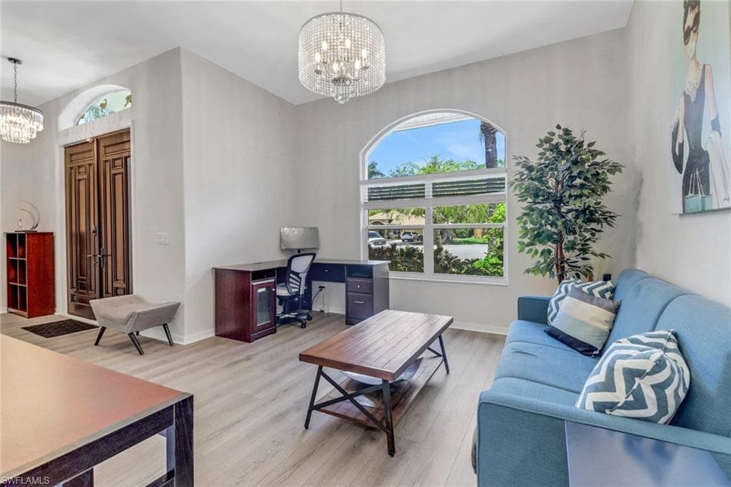 120 Heritage Way, Naples, FL 34110-8