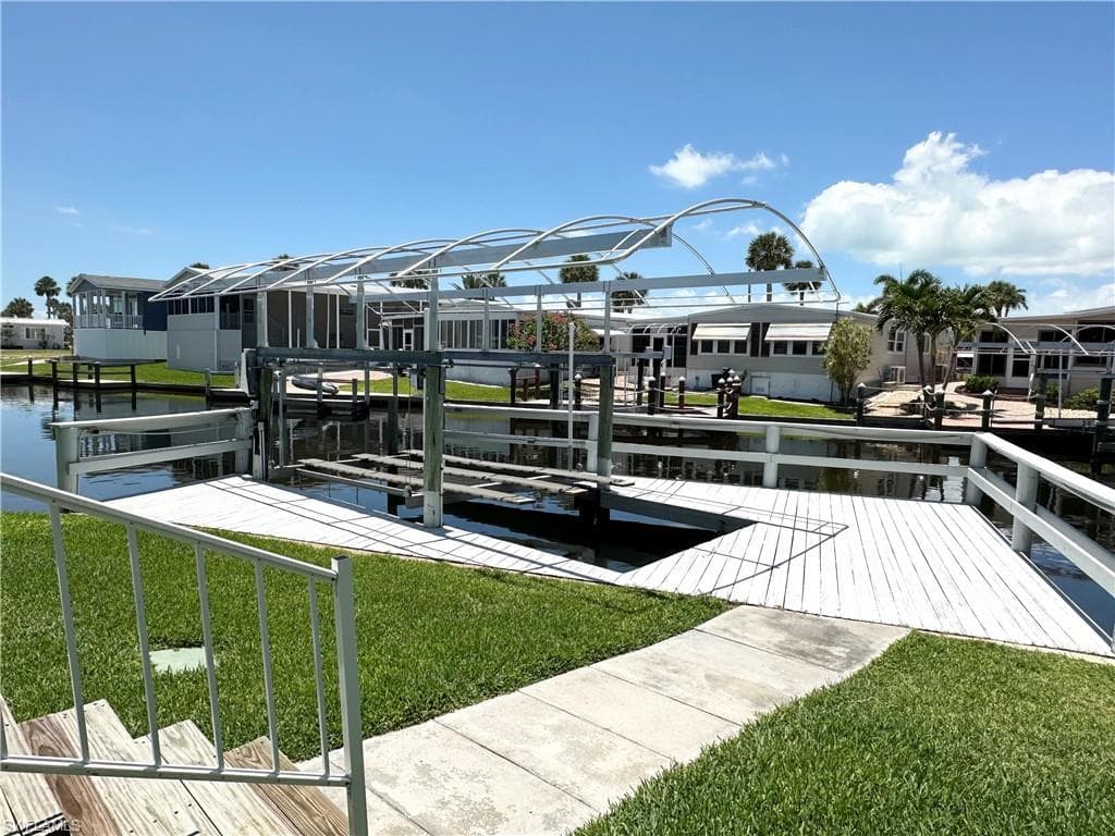 17800 Bryan Ct, Fort Myers Beach, FL 33931-5
