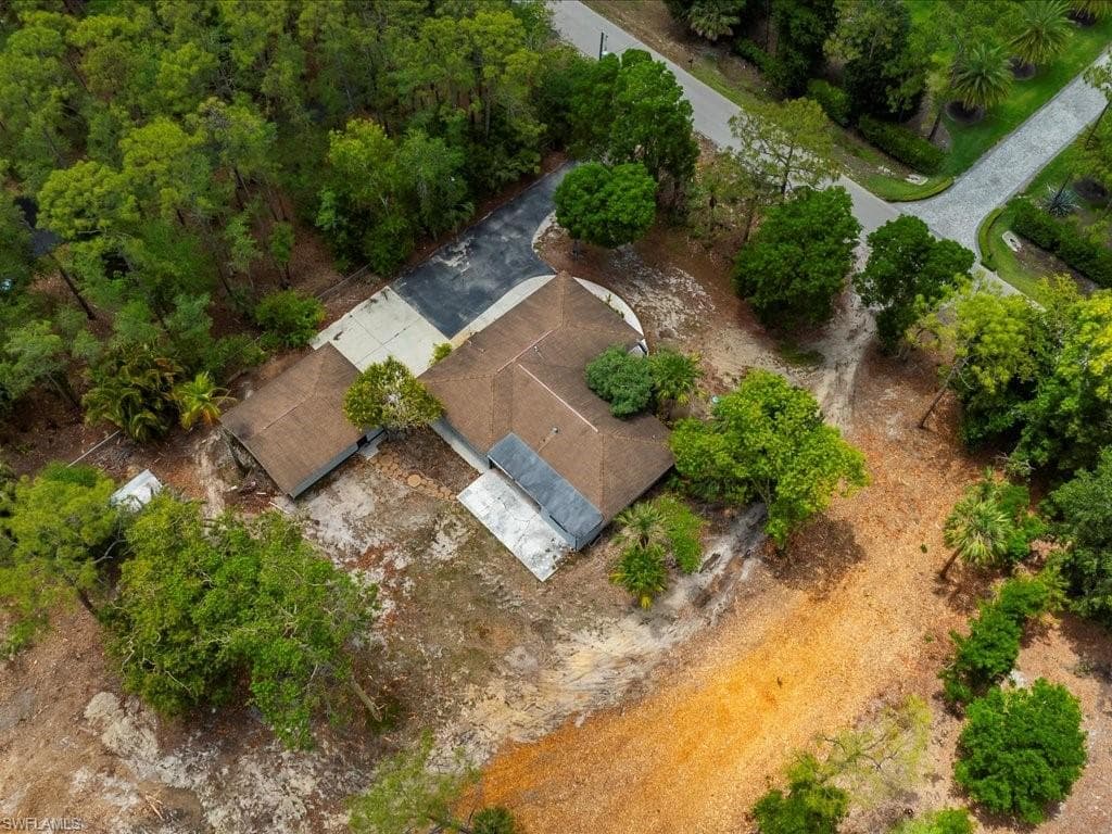 6940 Bottlebrush Ln, Naples, FL 34109-2