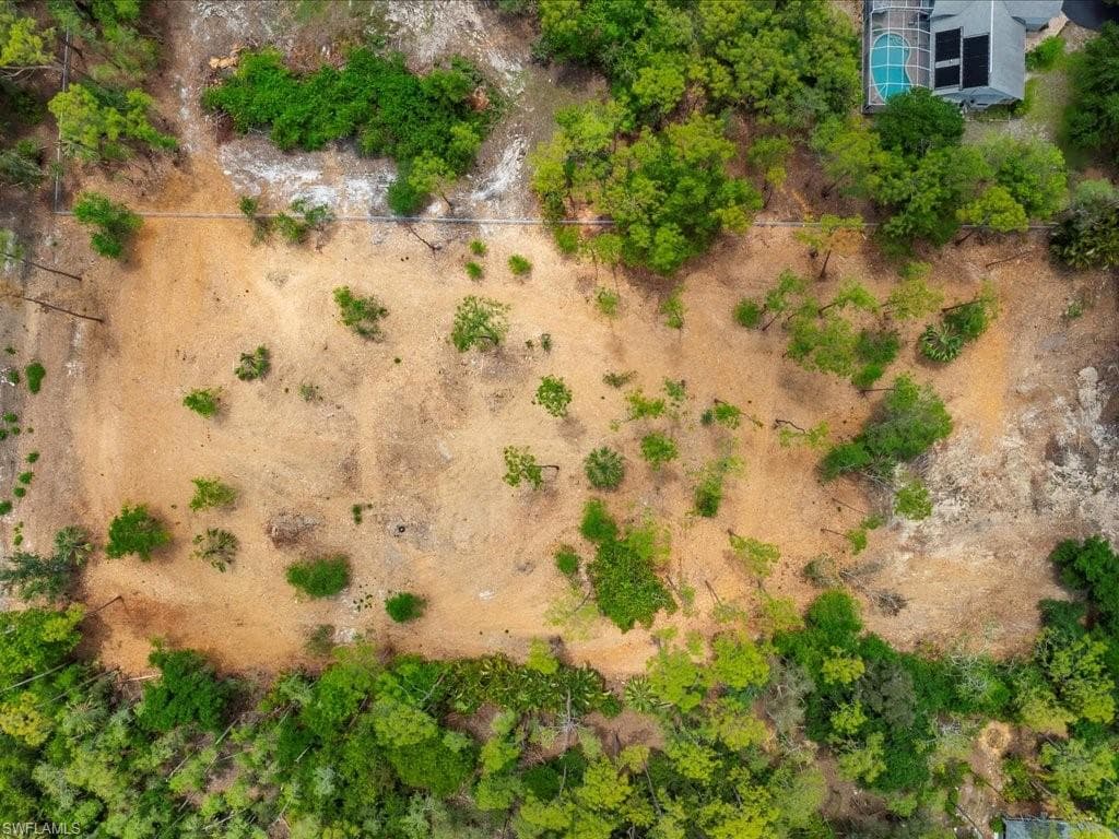 6940 Bottlebrush Ln, Naples, FL 34109-6