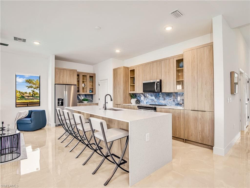 3701 45th Ter, Cape Coral, FL 33993-1