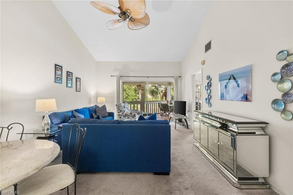 664 Wiggins Bay Dr, Naples, FL 34110-4