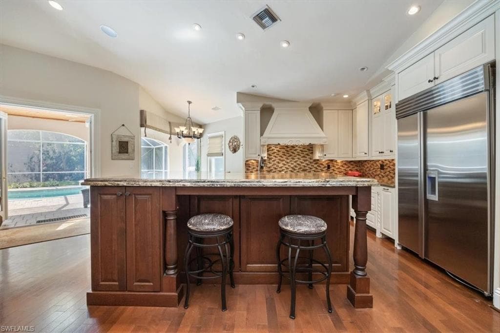 600 Port Side Dr, Naples, FL 34103-9