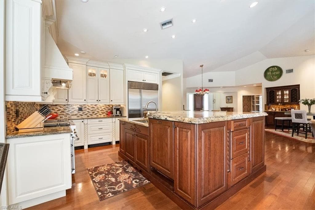 600 Port Side Dr, Naples, FL 34103-11
