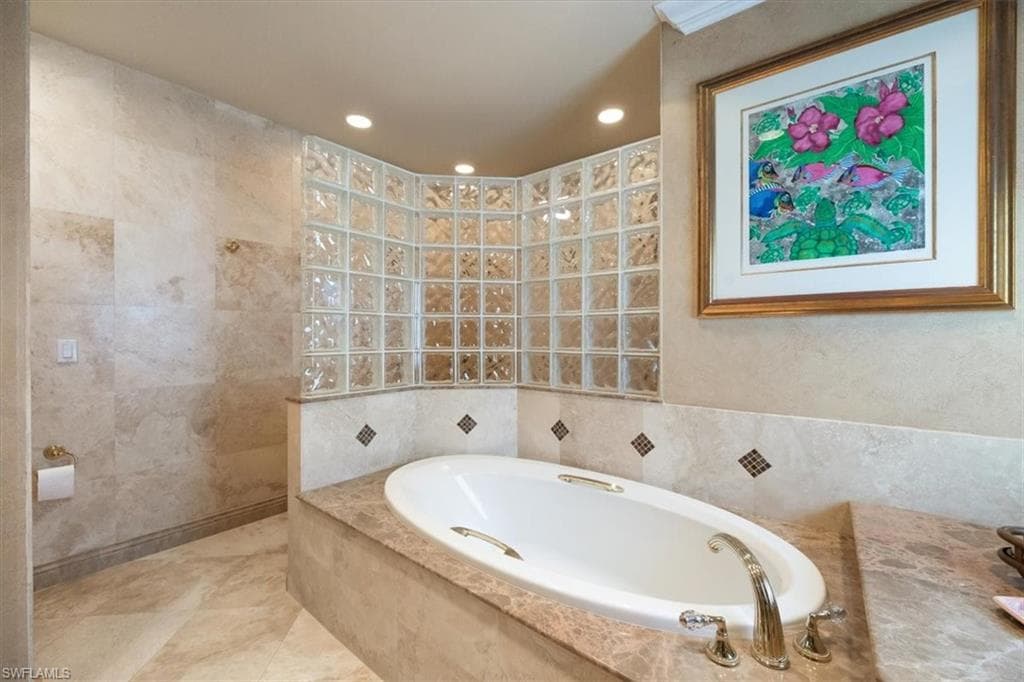 600 Port Side Dr, Naples, FL 34103-17