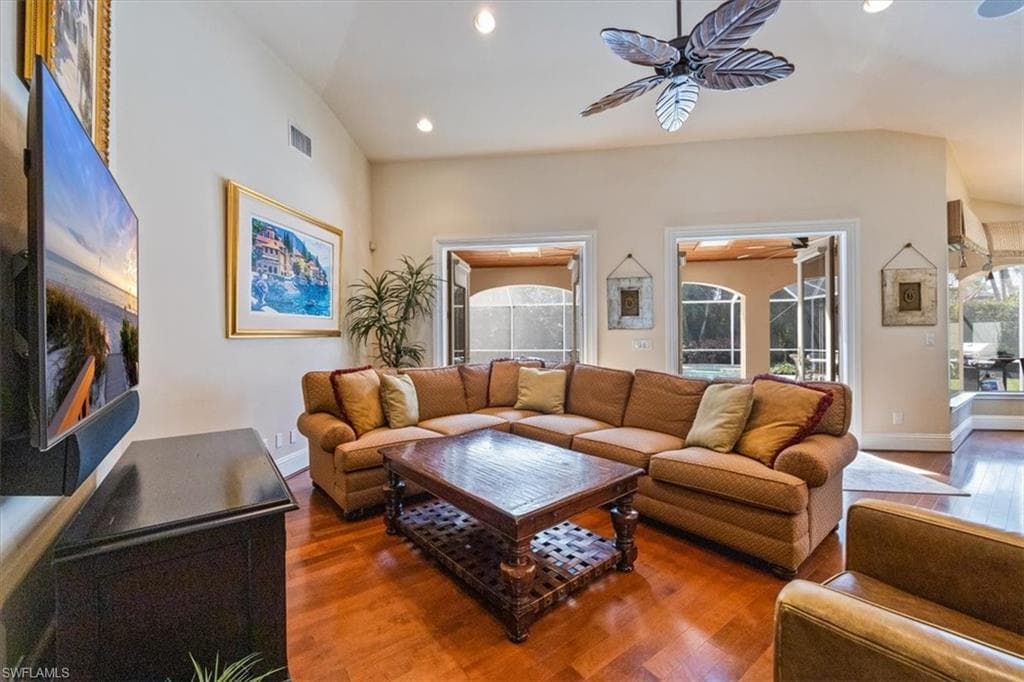 600 Port Side Dr, Naples, FL 34103-4