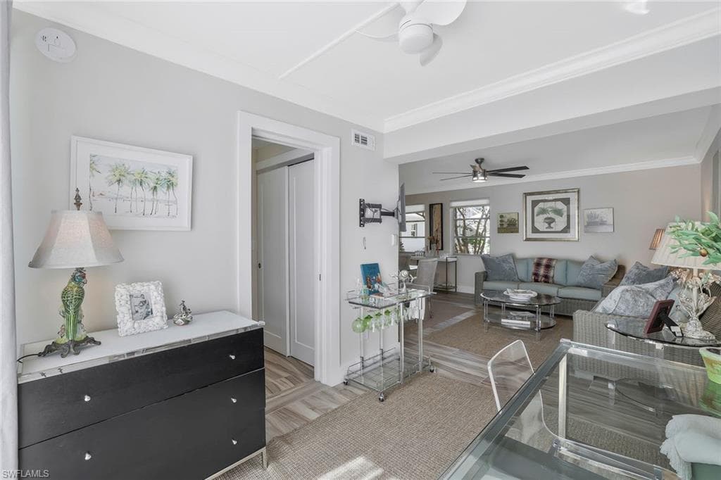 683 12th Ave S 683, Naples, FL 34102-10