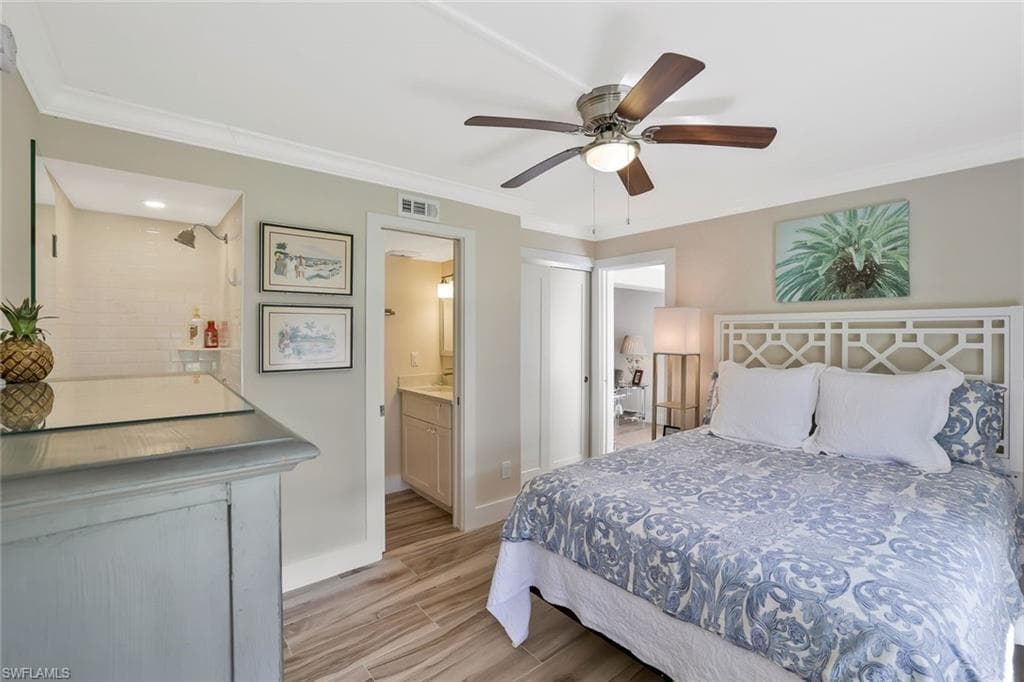 683 12th Ave S 683, Naples, FL 34102-12