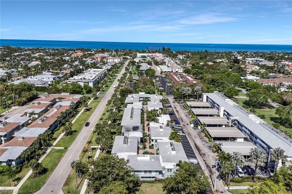 683 12th Ave S 683, Naples, FL 34102-1