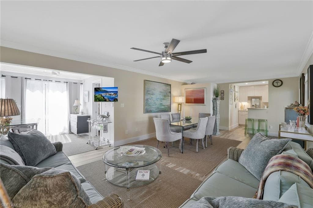683 12th Ave S 683, Naples, FL 34102-6