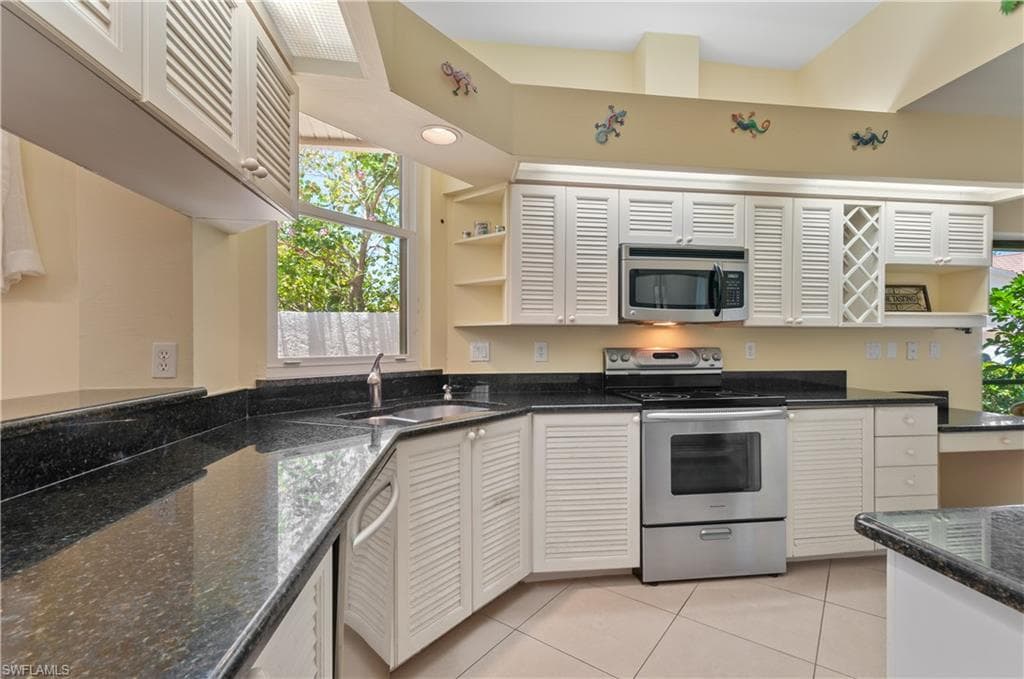 2116 Paget Cir 1, Naples, FL 34112-27