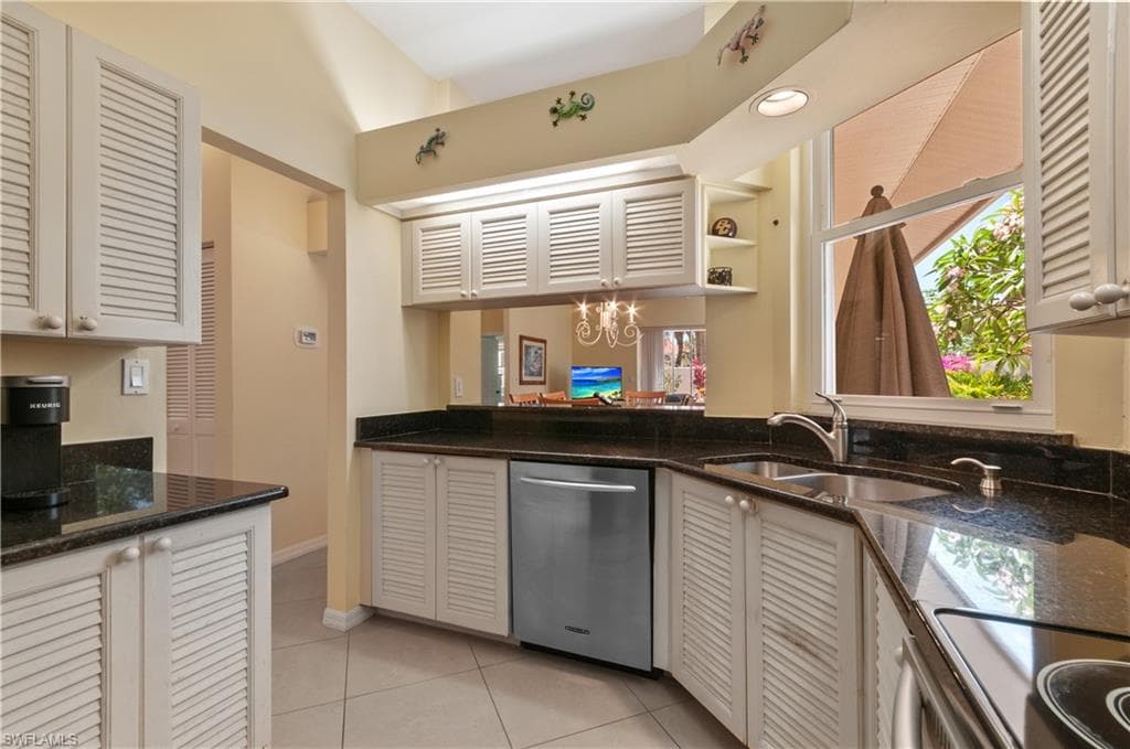 2116 Paget Cir 1, Naples, FL 34112-29