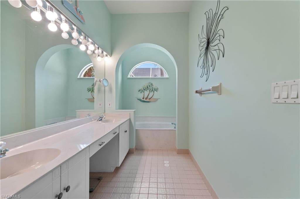 2116 Paget Cir 1, Naples, FL 34112-39