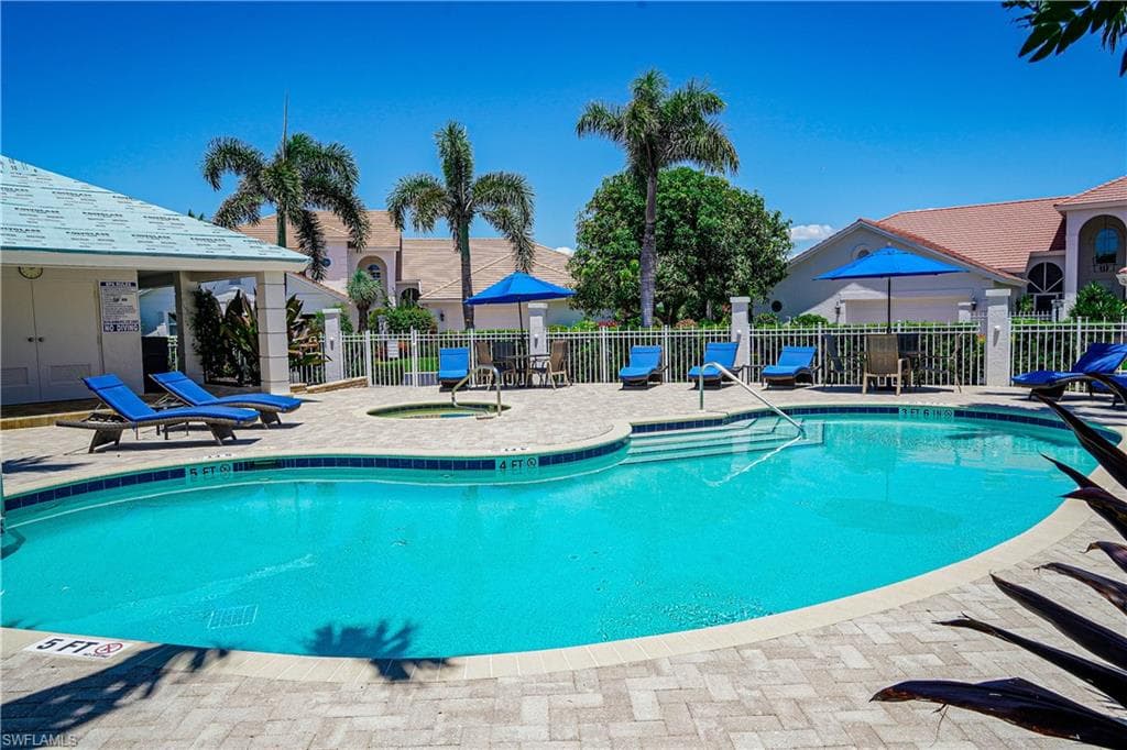 2116 Paget Cir 1, Naples, FL 34112-46
