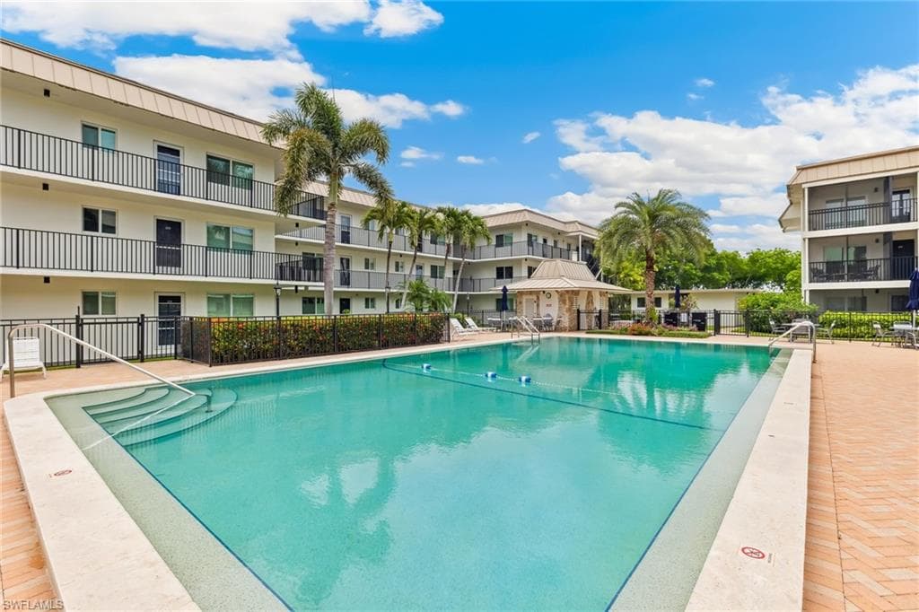 766 Central Ave 209, Naples, FL 34102-17
