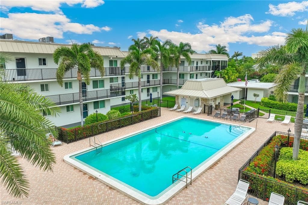 766 Central Ave 209, Naples, FL 34102-19