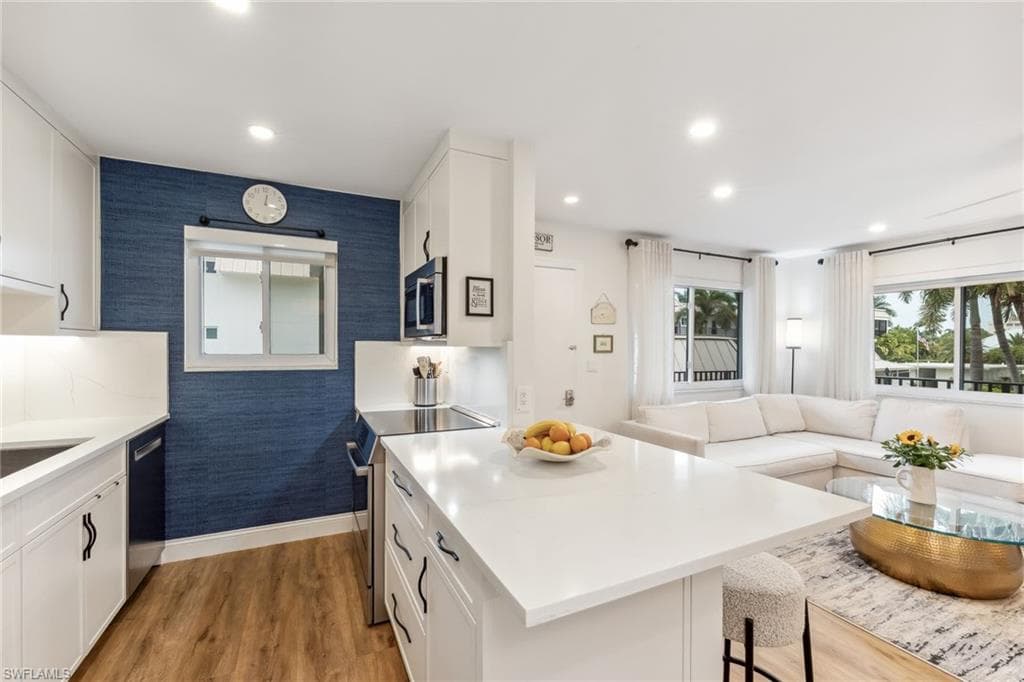 766 Central Ave 209, Naples, FL 34102-6