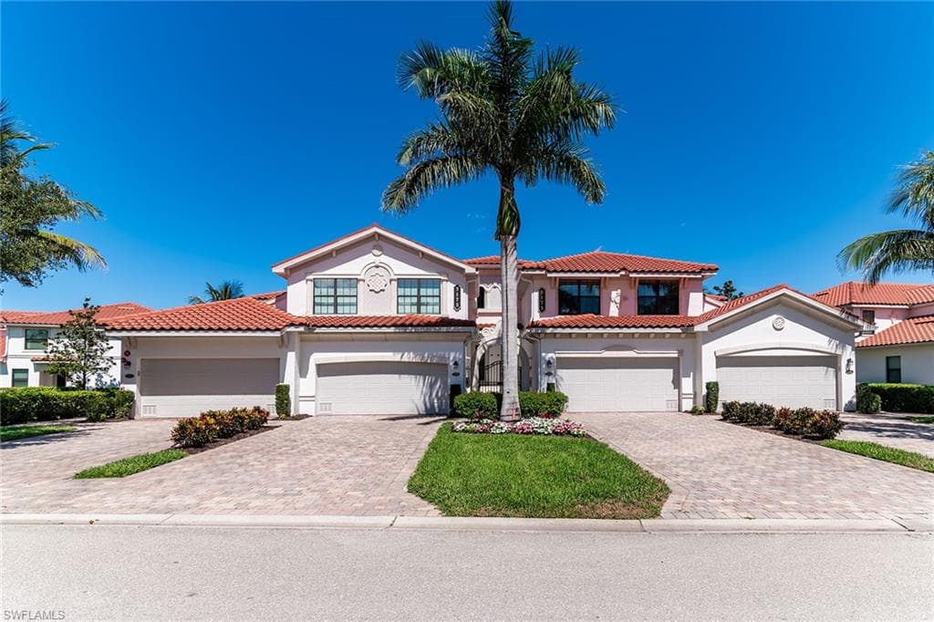 3175 Serena Ln 202, Naples, FL 34114-1