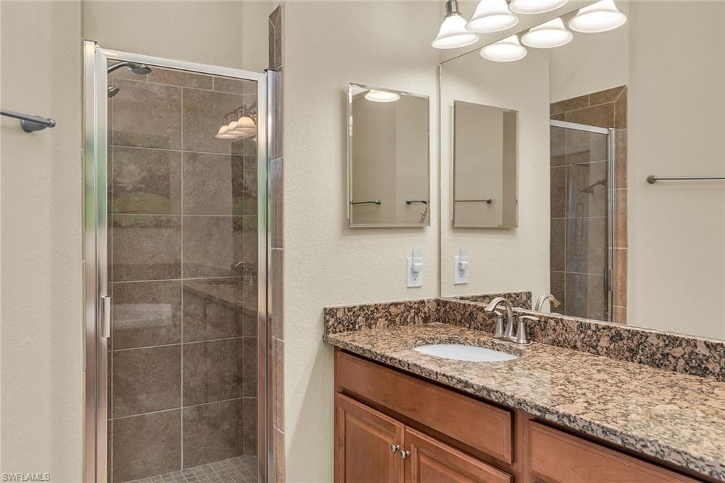 3175 Serena Ln 202, Naples, FL 34114-19