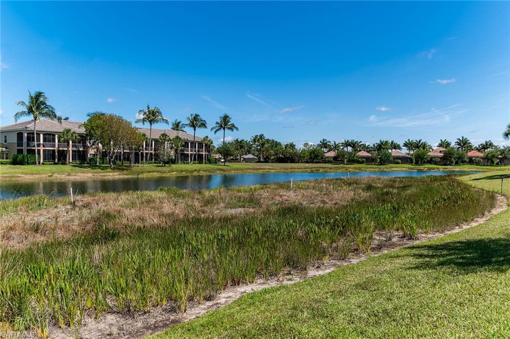 3175 Serena Ln 202, Naples, FL 34114-30