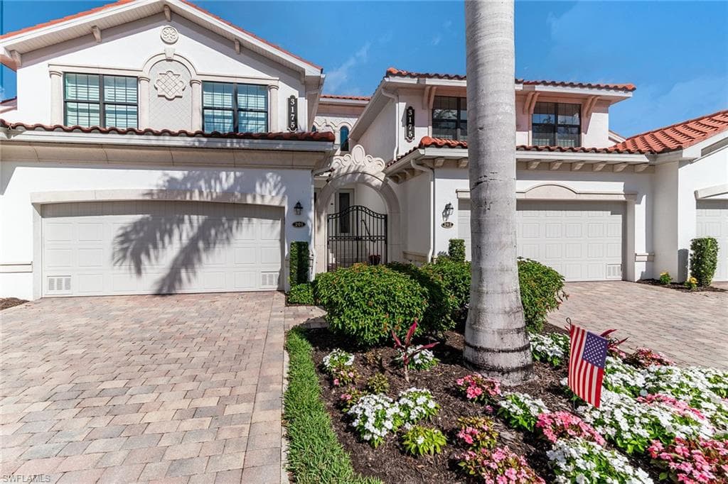 3175 Serena Ln 202, Naples, FL 34114-3