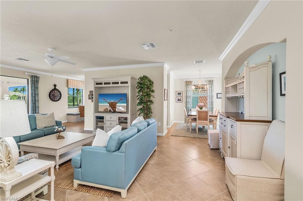 3175 Serena Ln 202, Naples, FL 34114-5