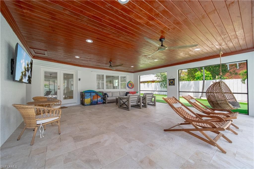 1300 Hilltop Dr, Naples, FL 34103-35