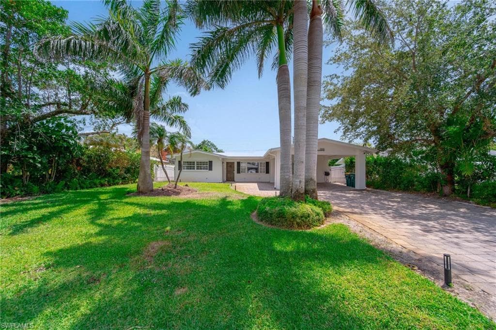 1300 Hilltop Dr, Naples, FL 34103-3