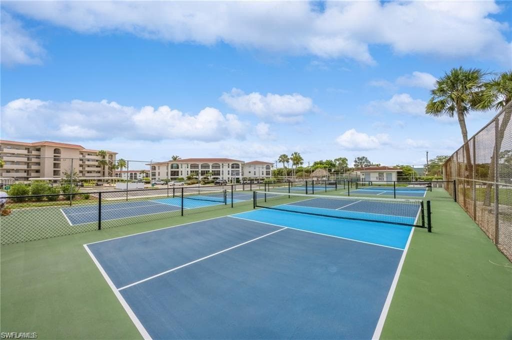5 High Point Cir W 303, Naples, FL 34103-14