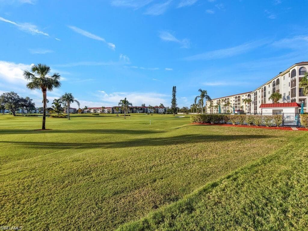 5 High Point Cir W 303, Naples, FL 34103-15