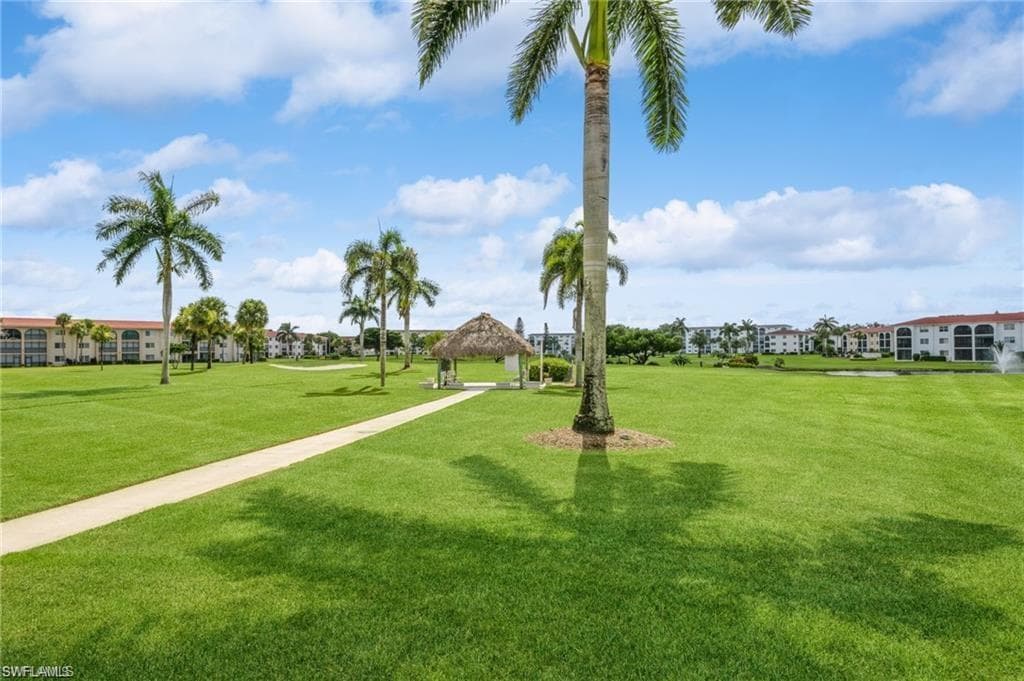 5 High Point Cir W 303, Naples, FL 34103-3
