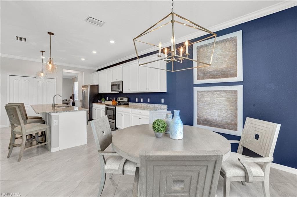 2369 Tangerine Ln, Naples, FL 34120-10