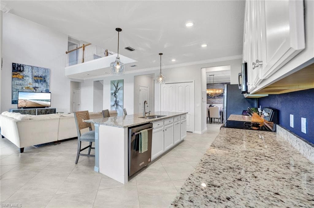 2369 Tangerine Ln, Naples, FL 34120-11