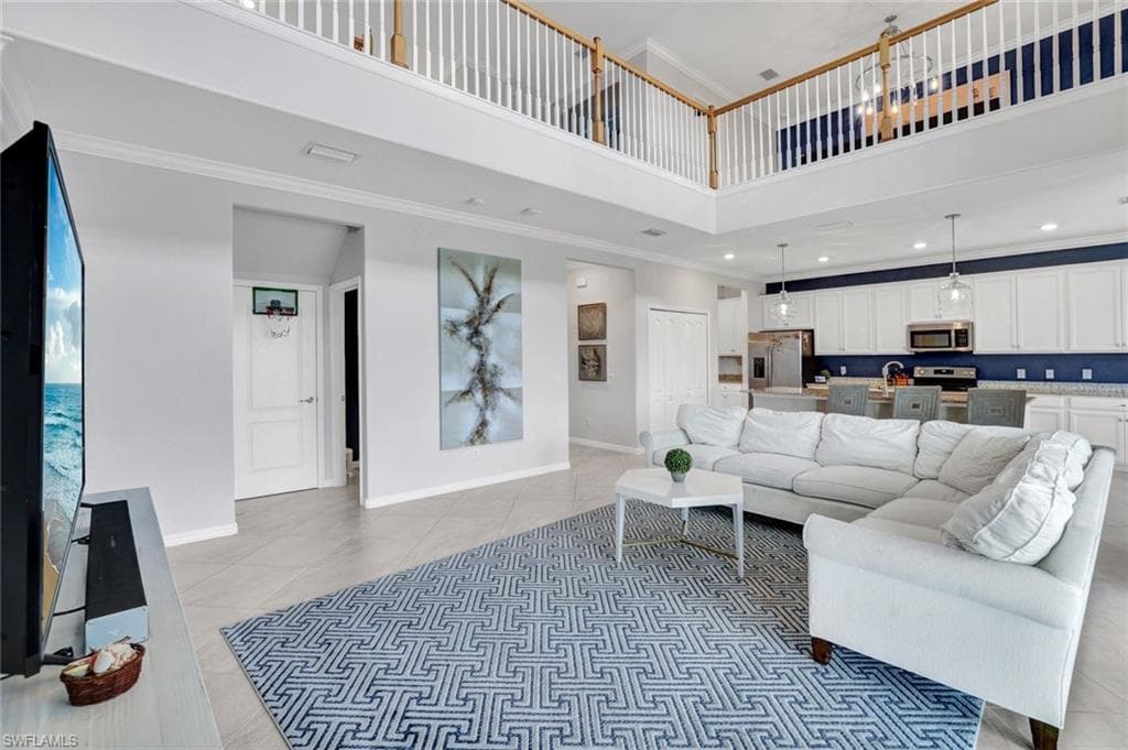 2369 Tangerine Ln, Naples, FL 34120-18
