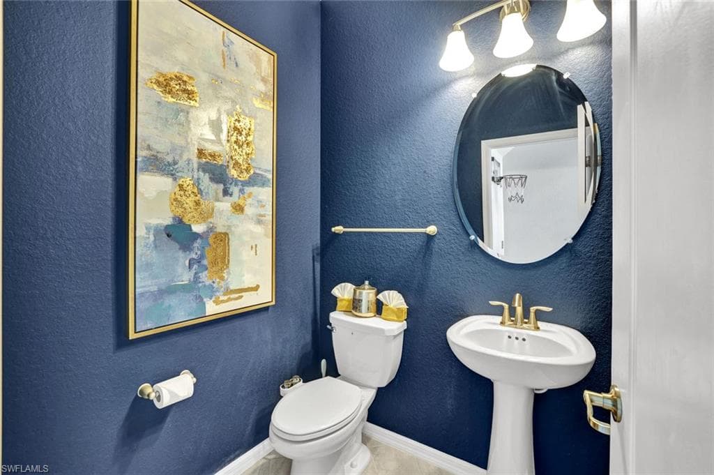 2369 Tangerine Ln, Naples, FL 34120-19