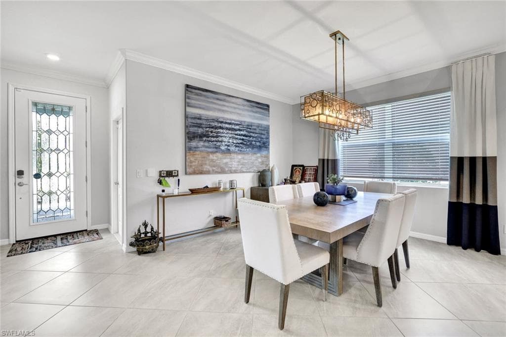 2369 Tangerine Ln, Naples, FL 34120-20