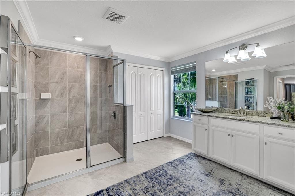 2369 Tangerine Ln, Naples, FL 34120-26
