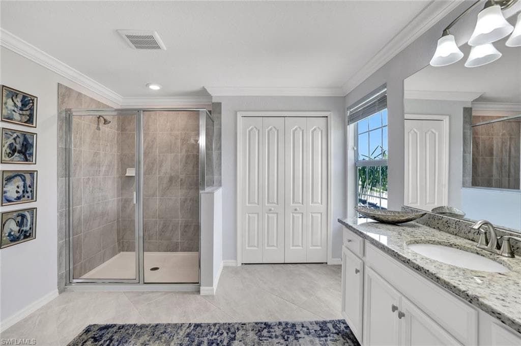 2369 Tangerine Ln, Naples, FL 34120-27