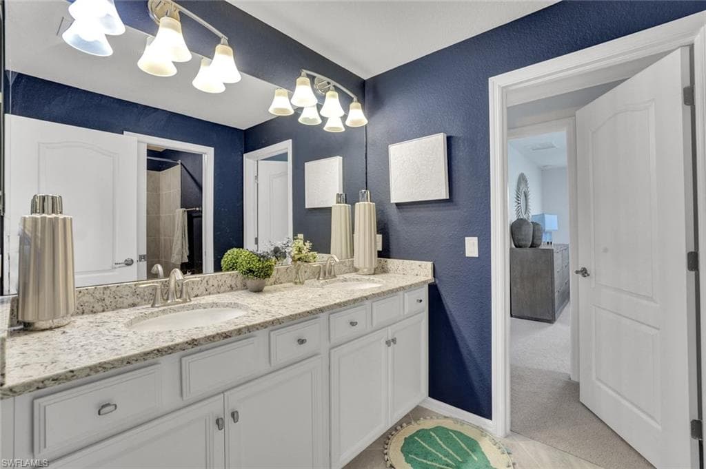 2369 Tangerine Ln, Naples, FL 34120-35