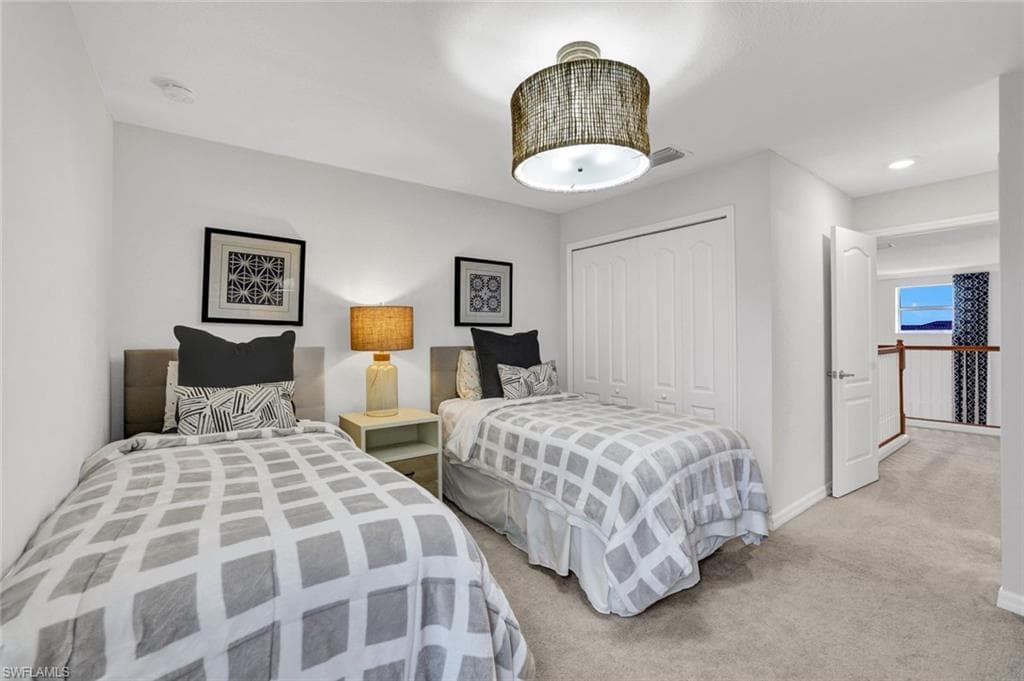 2369 Tangerine Ln, Naples, FL 34120-37