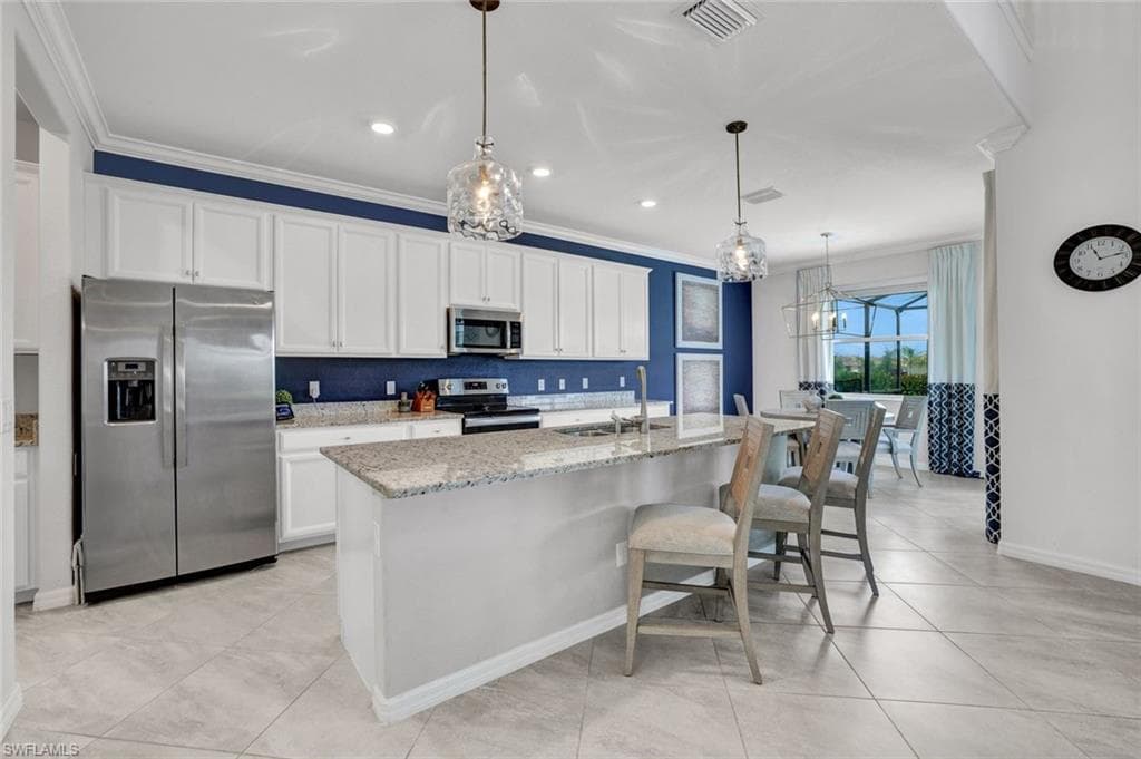 2369 Tangerine Ln, Naples, FL 34120-3