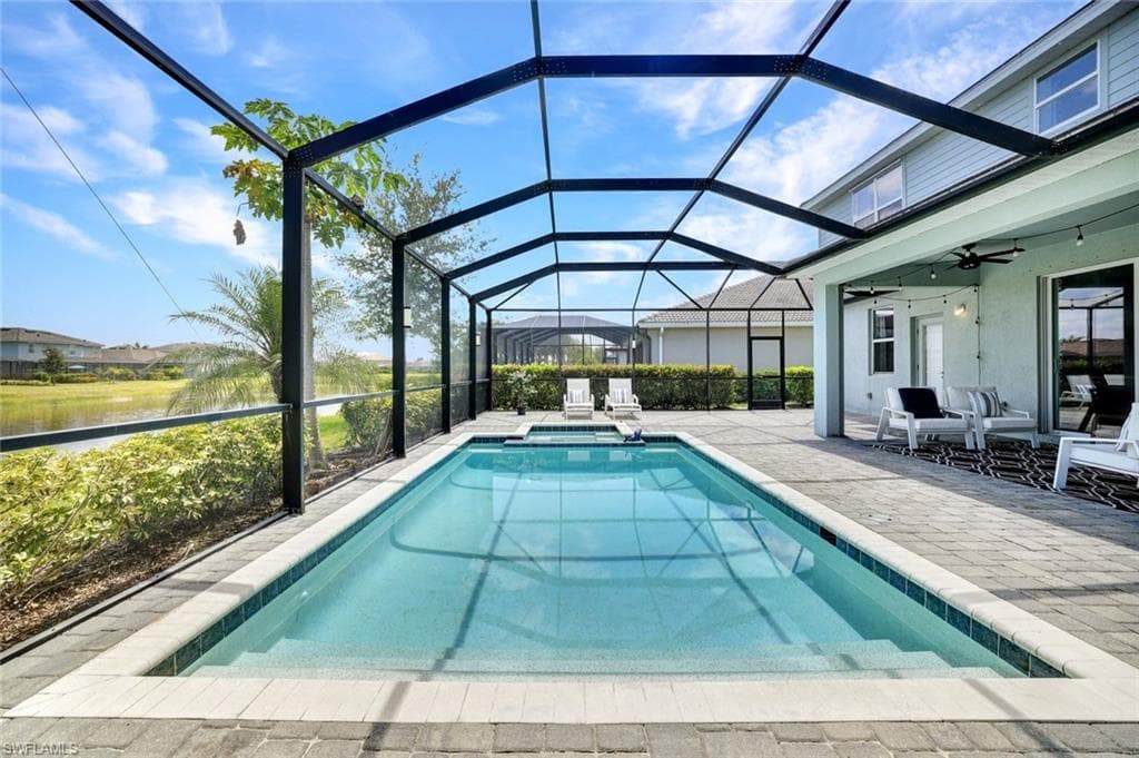 2369 Tangerine Ln, Naples, FL 34120-8